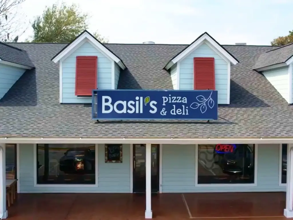 Basil’s Pizza & Deli storefront sign on Wilmington Island