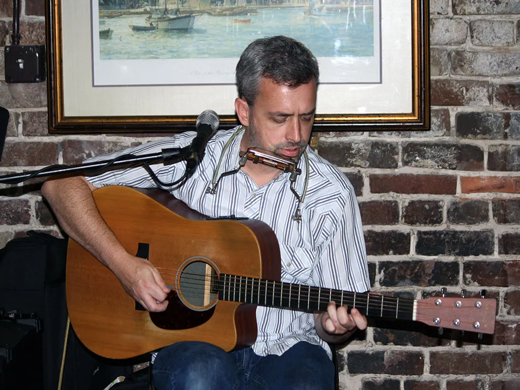 Adam Nye performing live at River House Seafood in Savannah Georgia